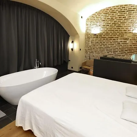 Апартаменты American Loft In The Heart Of