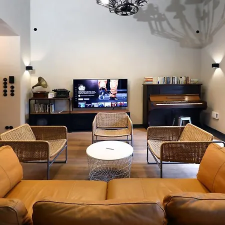 Апартаменты American Loft In The Heart Of