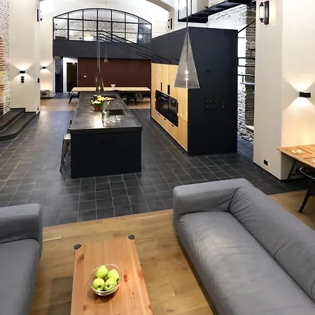 Апартаменты American Loft In The Heart Of
